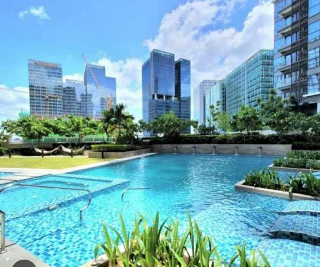 Uptown Parksuites Bgc Taguig Exterior photo